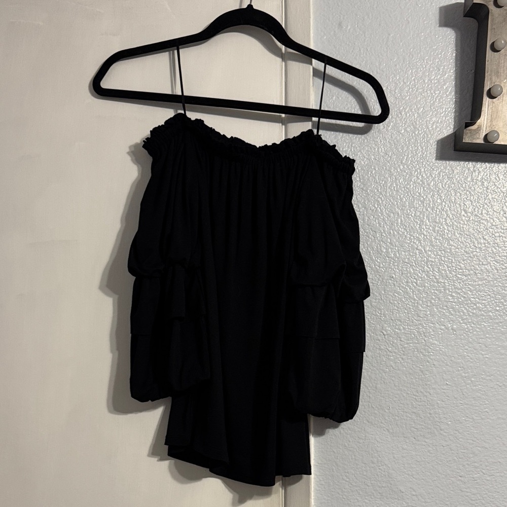 Vince Camuto Off-Shoulder Top